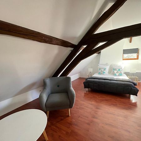 Le Moulin De Corneil Bed and Breakfast Mézilles Εξωτερικό φωτογραφία