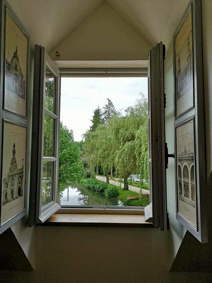 Le Moulin De Corneil Bed and Breakfast Mézilles Εξωτερικό φωτογραφία