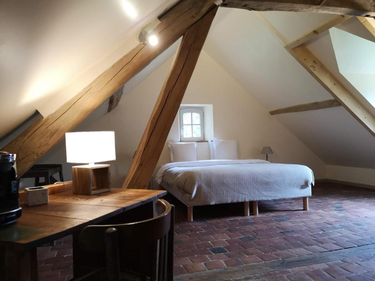 Le Moulin De Corneil Bed and Breakfast Mézilles Εξωτερικό φωτογραφία