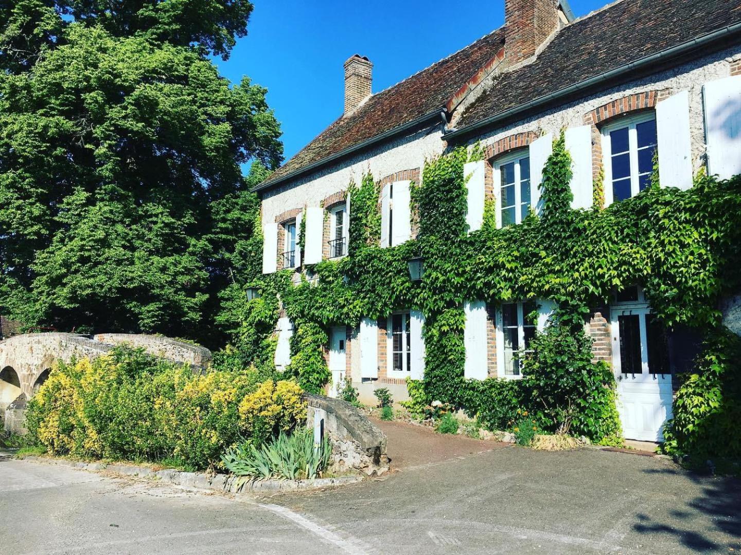 Le Moulin De Corneil Bed and Breakfast Mézilles Εξωτερικό φωτογραφία